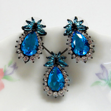 Fashion Jewelry Teardrop Design Pendant and Earrings Set